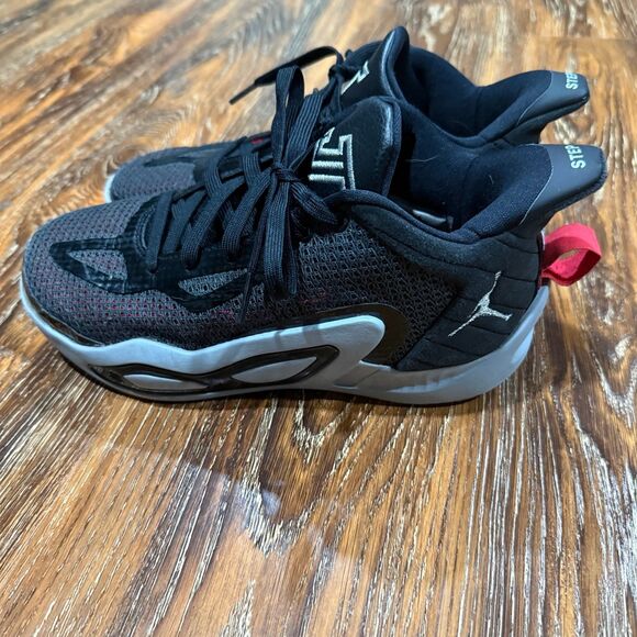 Jordan Nike Size 5Y Tatum Old School Step Basketball Shoes Black Red - Picture 1 of 8